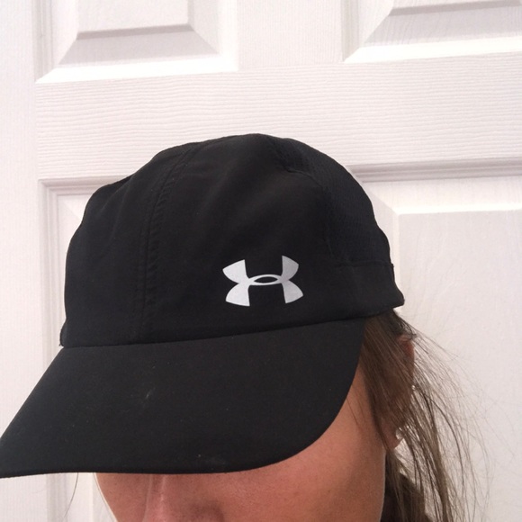 Under Armour hat - Picture 3 of 5